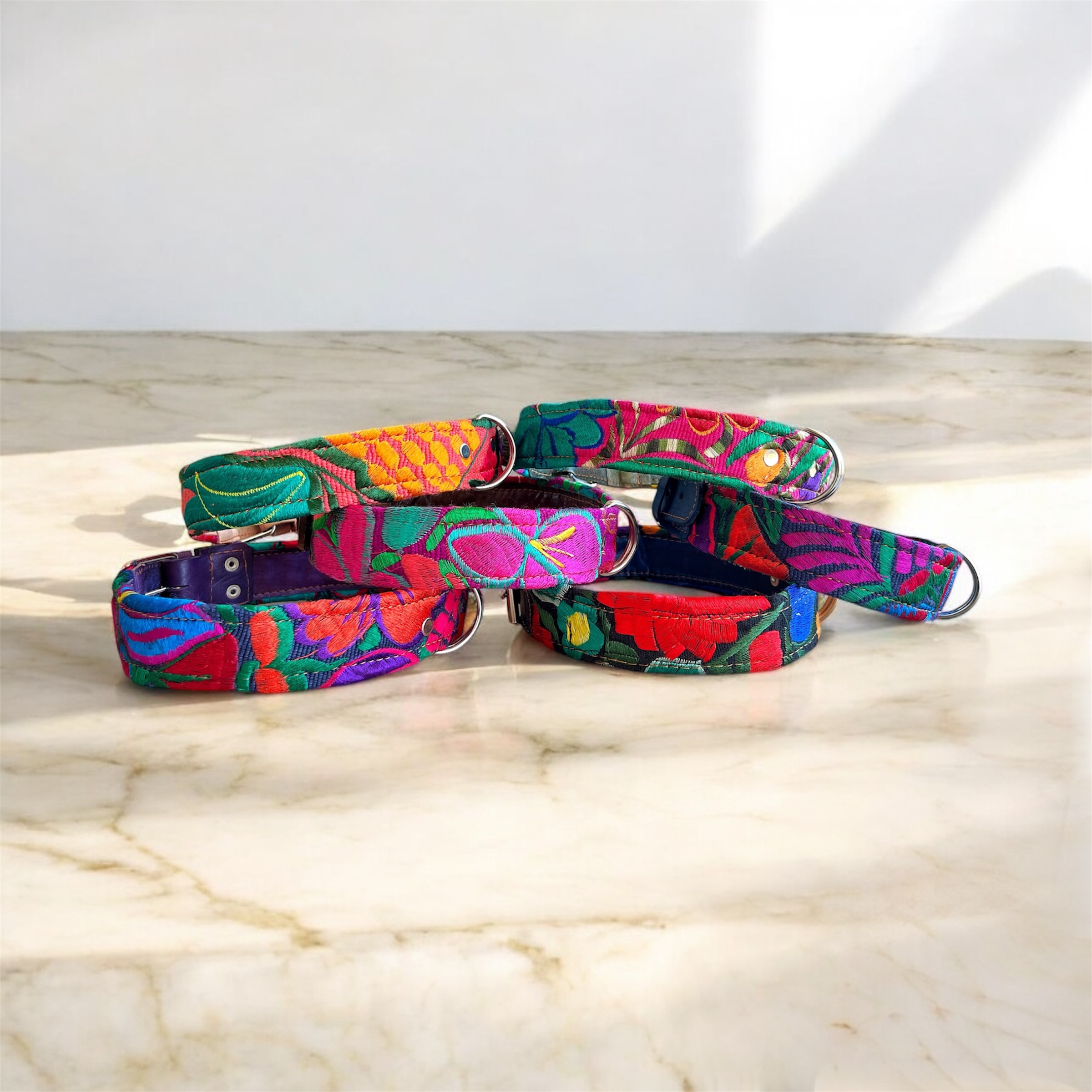 Collier brodé pour chien 65 cm.